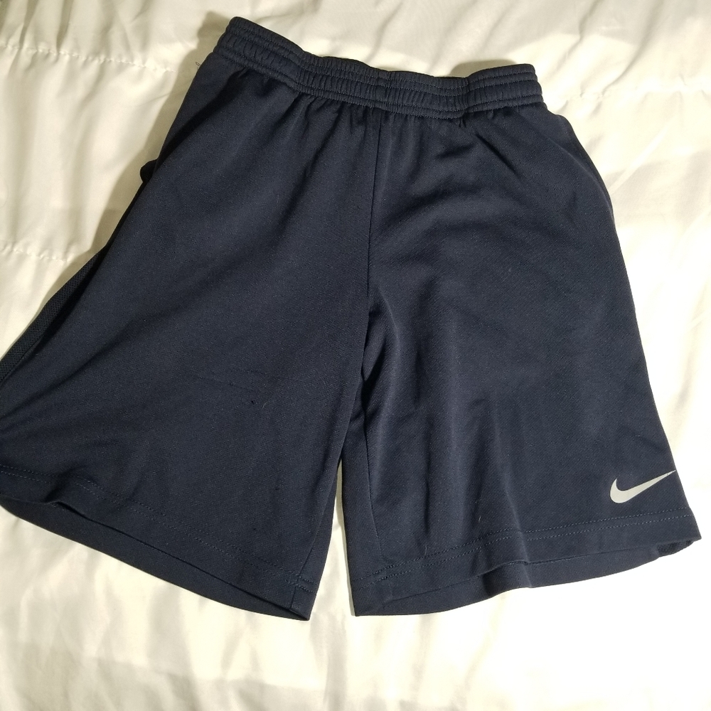 Nike ball shorts sz small